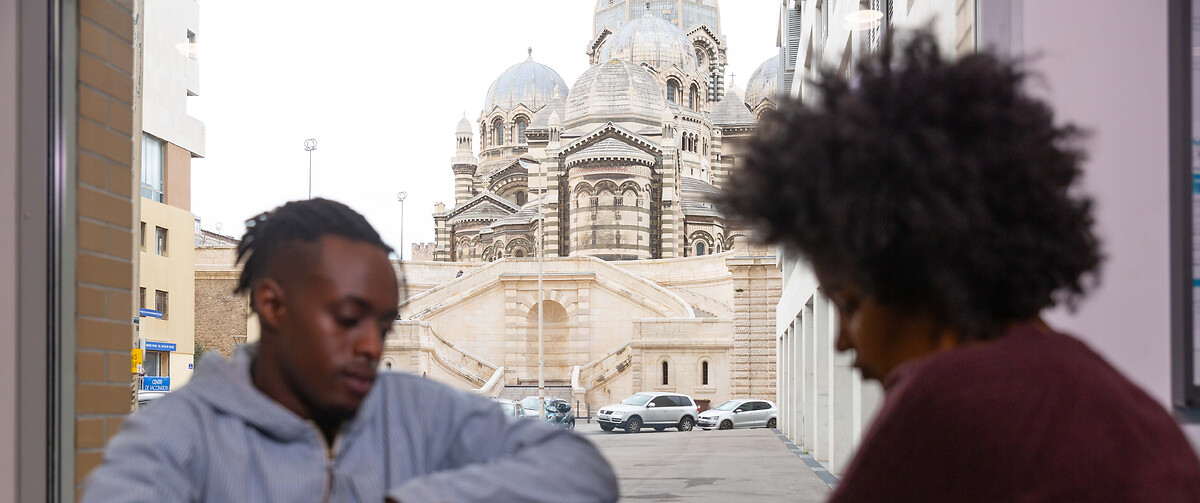 Accomodation for students and young professionals at Marseille with view on the Cathedrale de La Major 