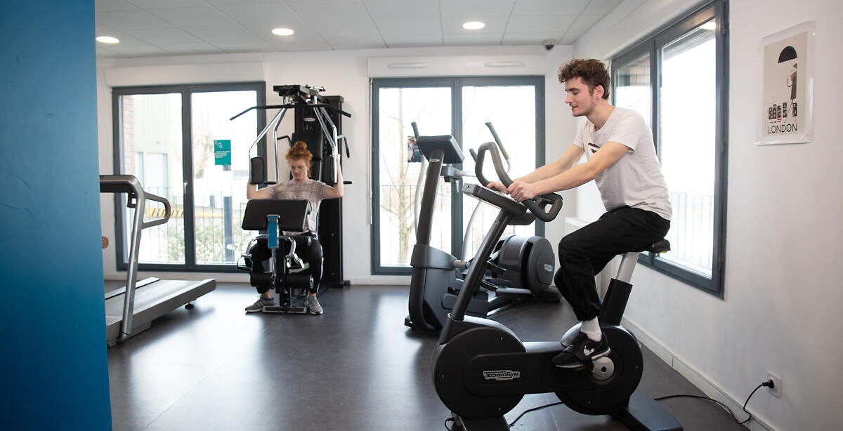 Equipped fitness room at the student residence Bordeaux Bassins à Flots