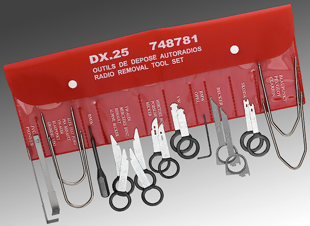 COMPOSITION OUTILS AUTORADIO